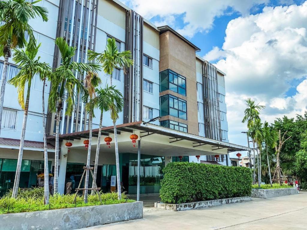 วีธรา บูธิคโฮเทล  Hotel อุดรธานี ภายนอก รูปภาพ