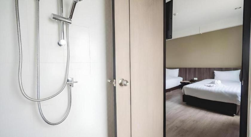 วีธรา บูธิคโฮเทล  Hotel อุดรธานี ภายนอก รูปภาพ