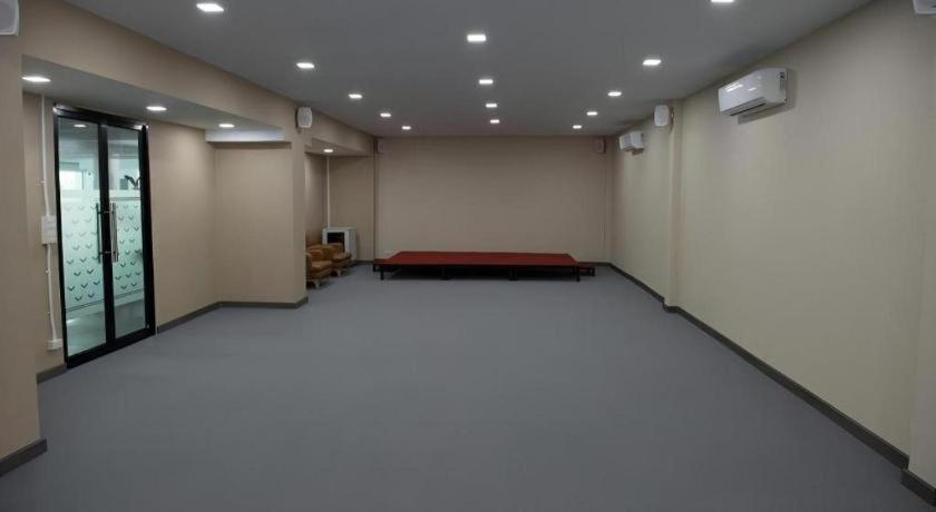 วีธรา บูธิคโฮเทล  Hotel อุดรธานี ภายนอก รูปภาพ